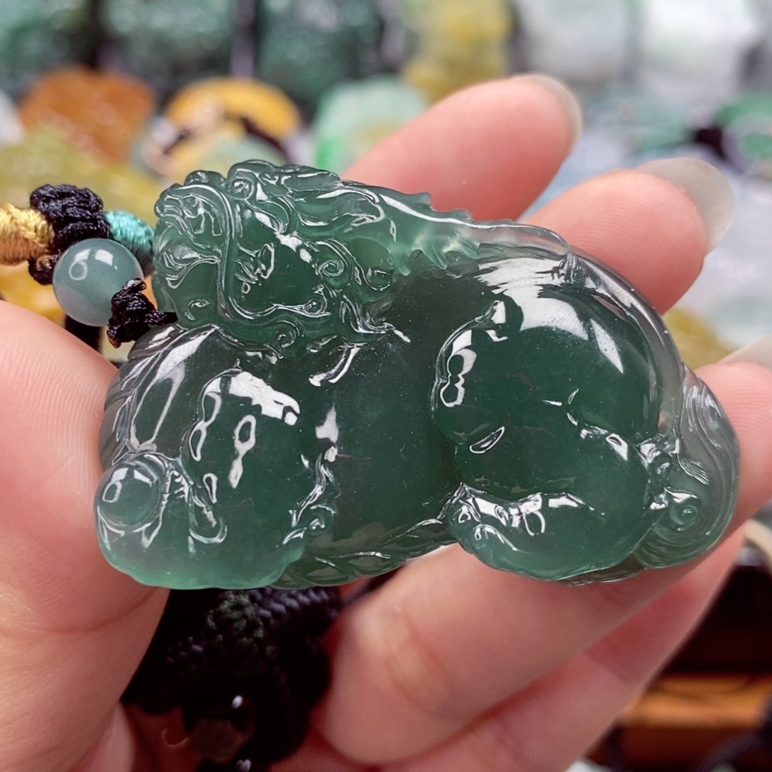 翡翠颈饰未镶嵌翡翠