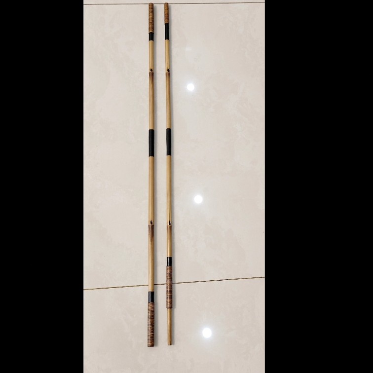 竹子鱼竿。竿挂成品。长度1.78米