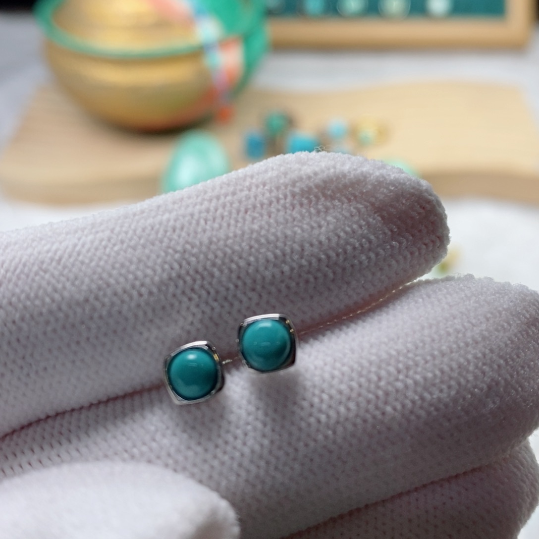 绿松石颈饰未镶嵌