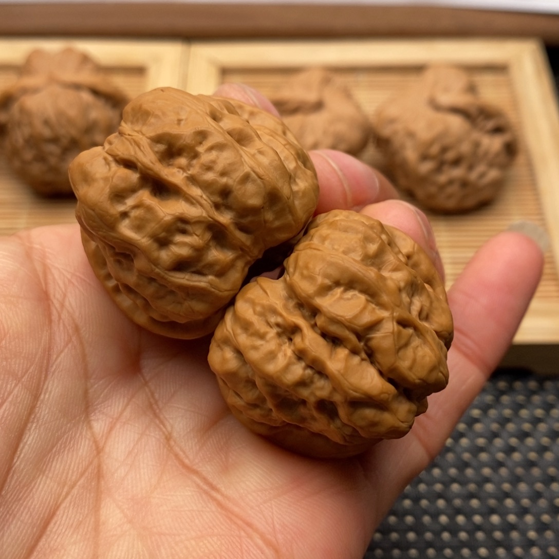 文玩核桃把件全品边37左右