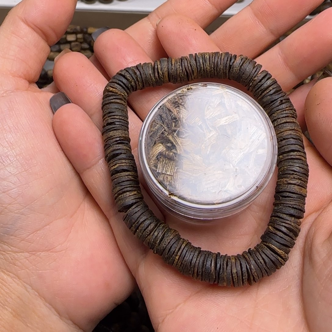 广***城沉香碎屑沉香碎屑+沉水片