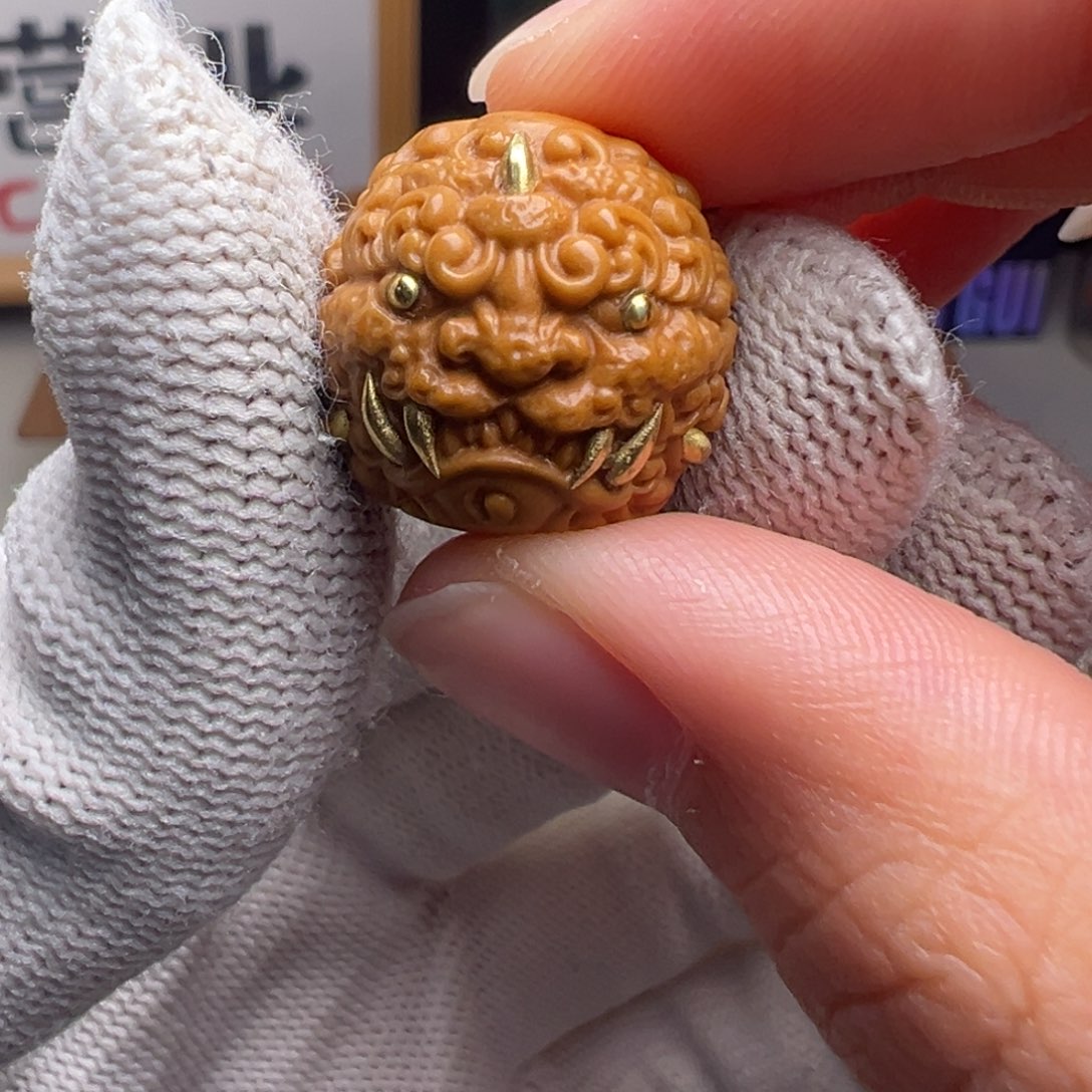 文玩核桃把件镶嵌款唐狮18左右尺寸全品有正常封口线