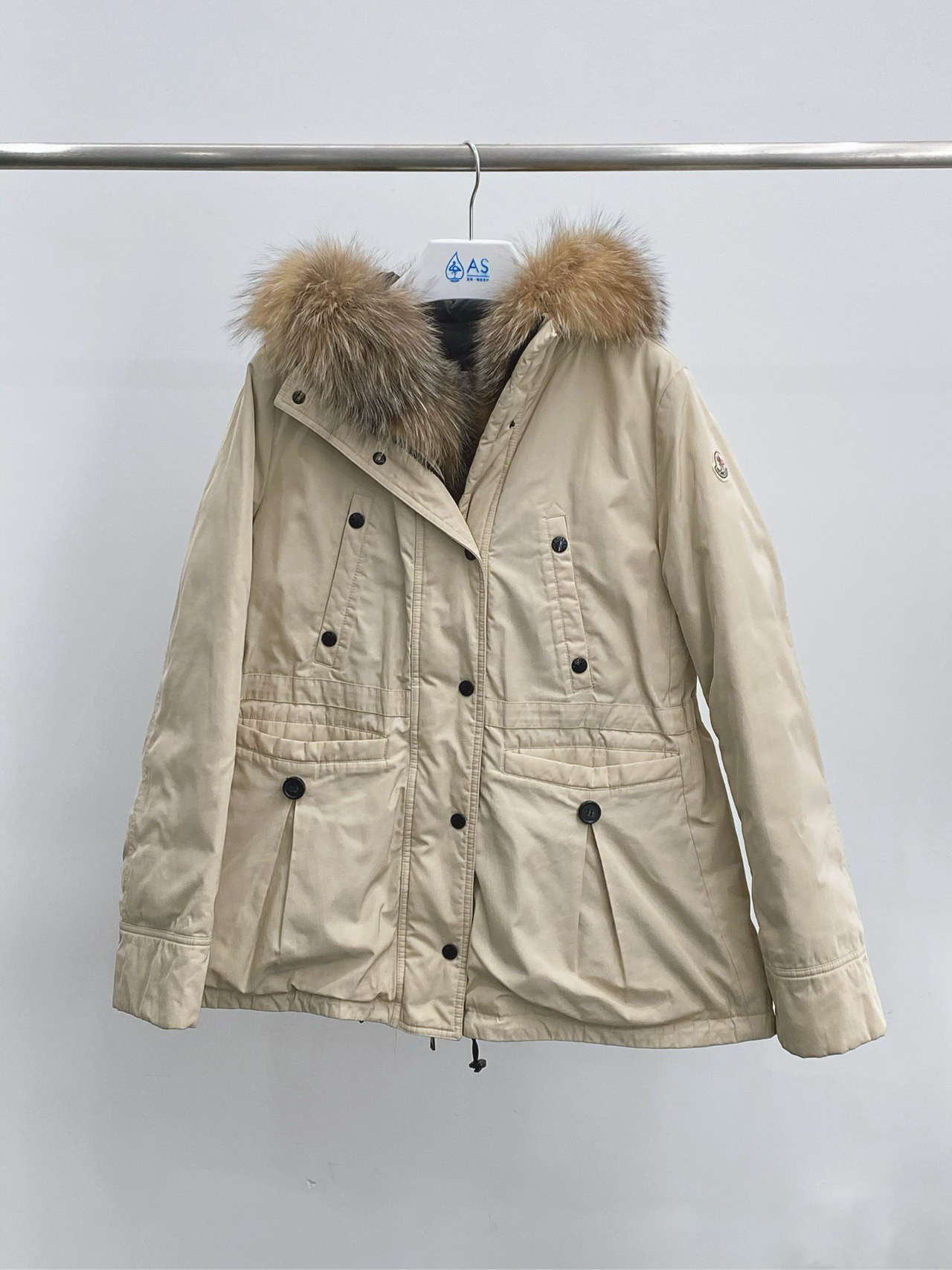90新 MONCLER pp11753962 米色领羽绒服 3码 9新 内里有破损