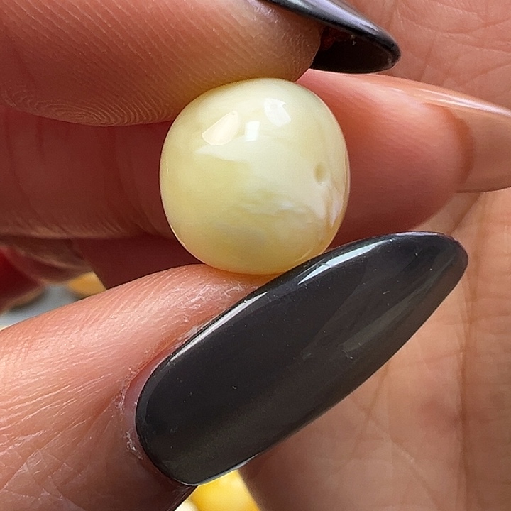 蜜蜡未镶嵌珠宝奇石