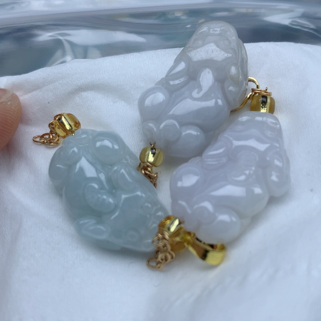 翡翠颈饰未镶嵌吊坠