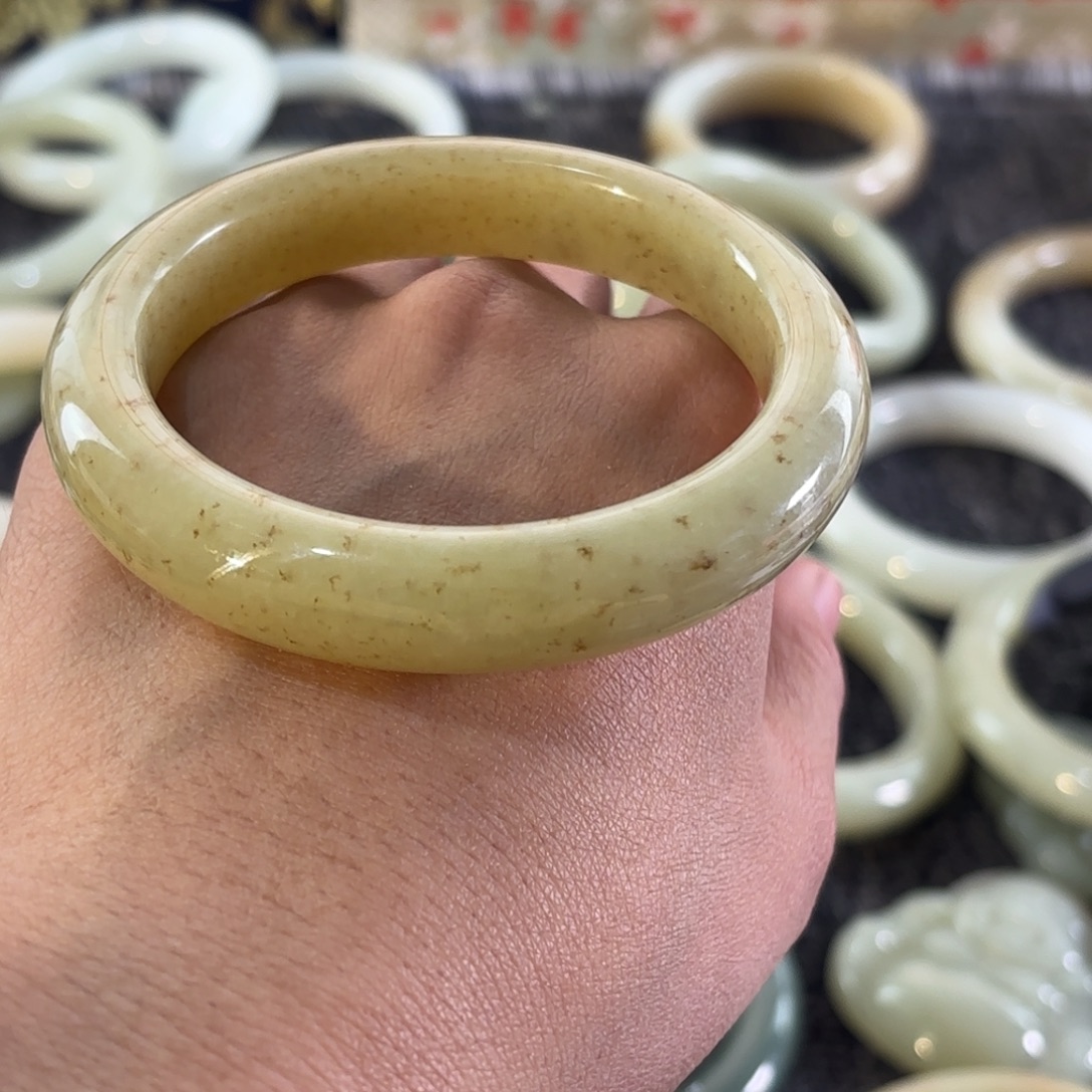 和田玉（糖玉）未镶嵌颈饰
