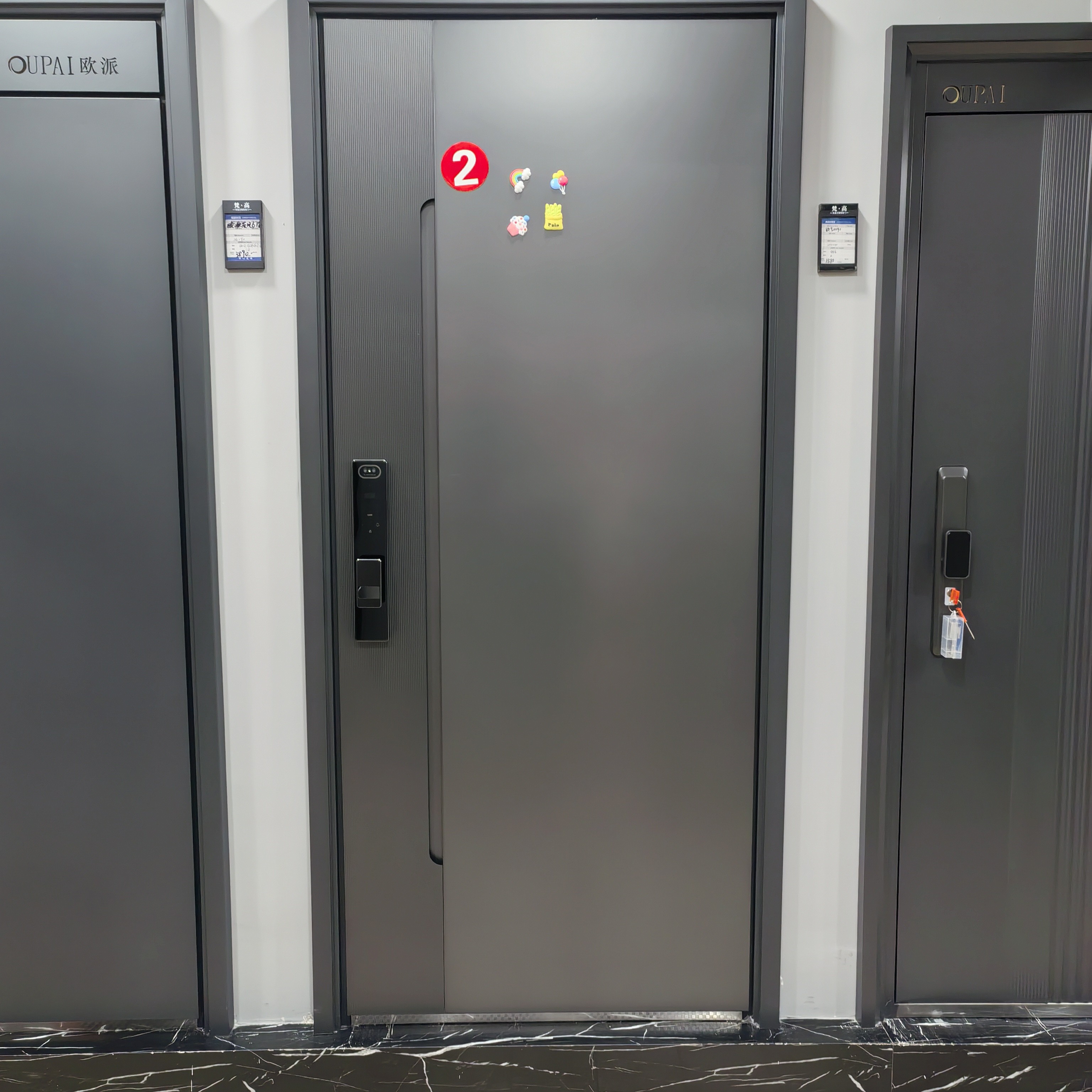 2025新款欧P防盗门入户门铝板拼接锌合金材质