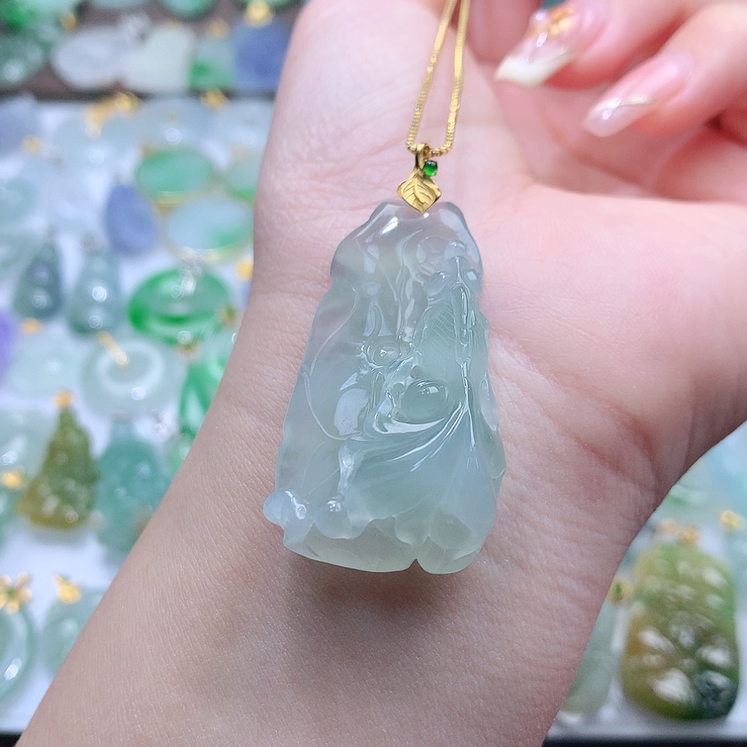 翡翠颈饰未镶嵌翡翠