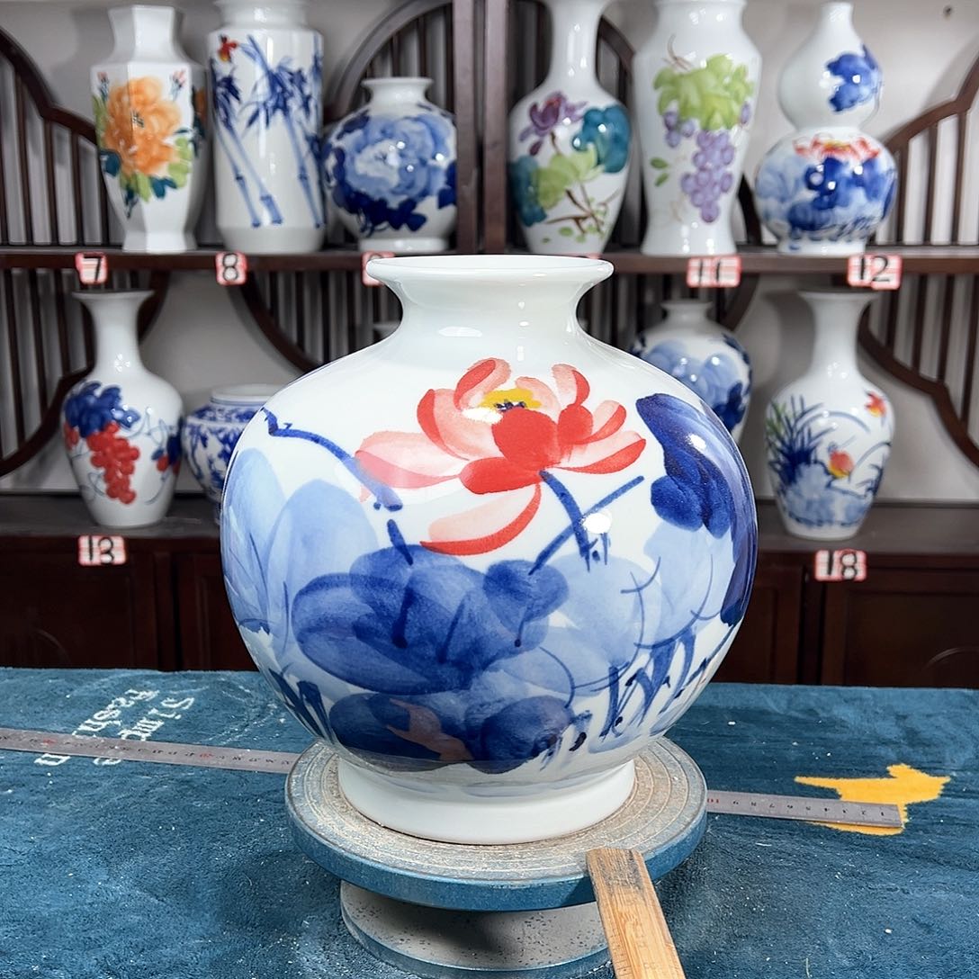 摆件景德镇陶瓷石红荷