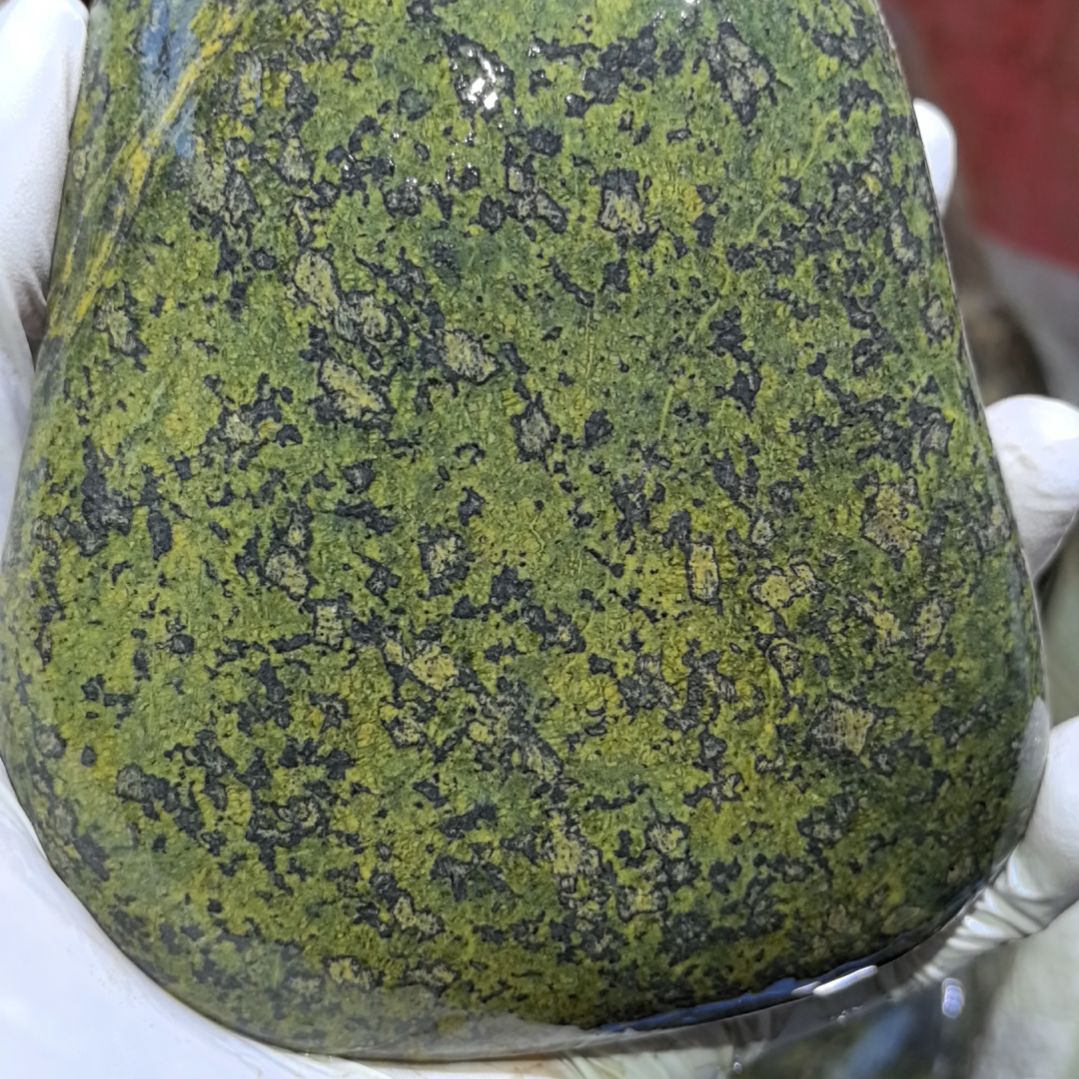 乡***染藏玉药王石原石一个