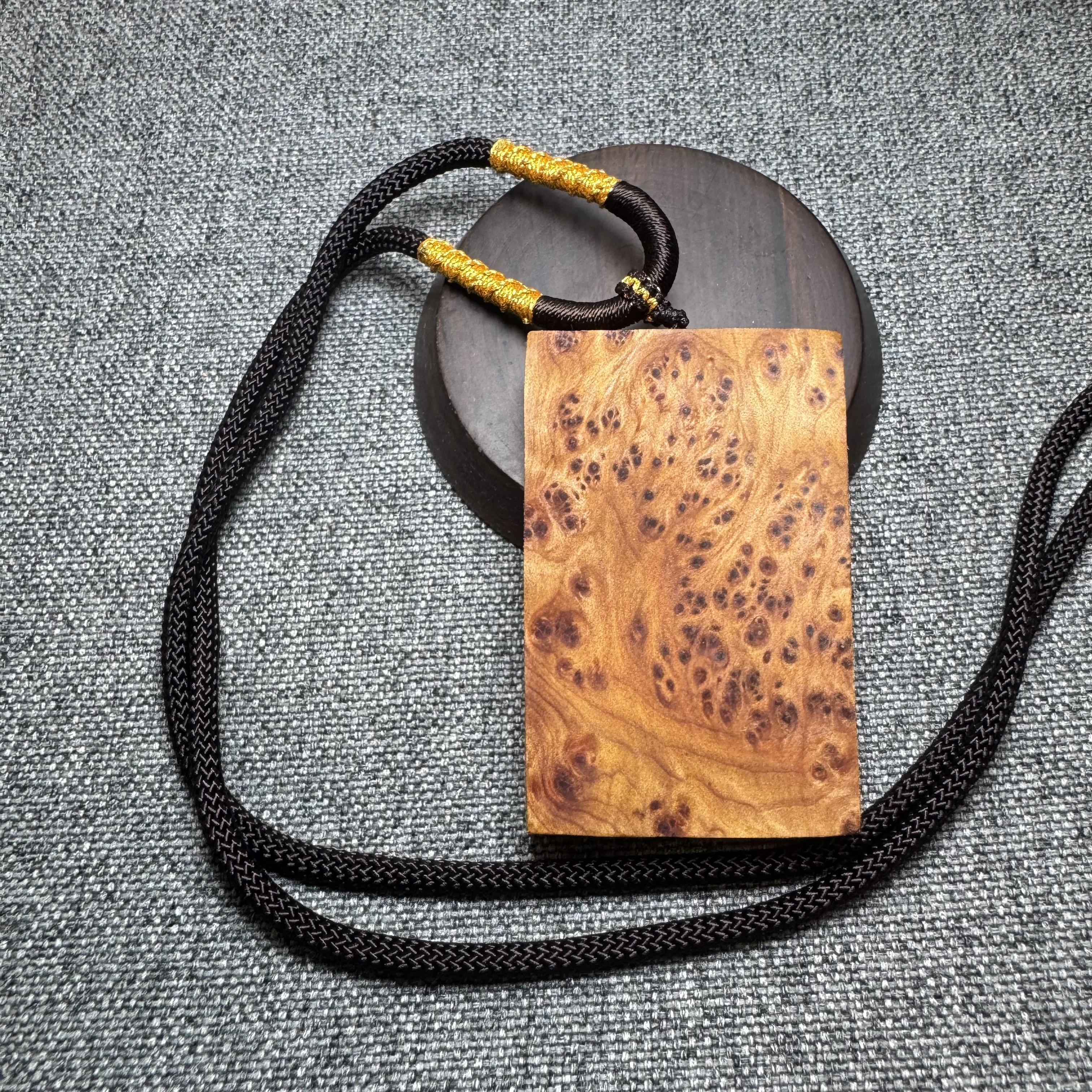 留疤崖柏无事牌吊坠