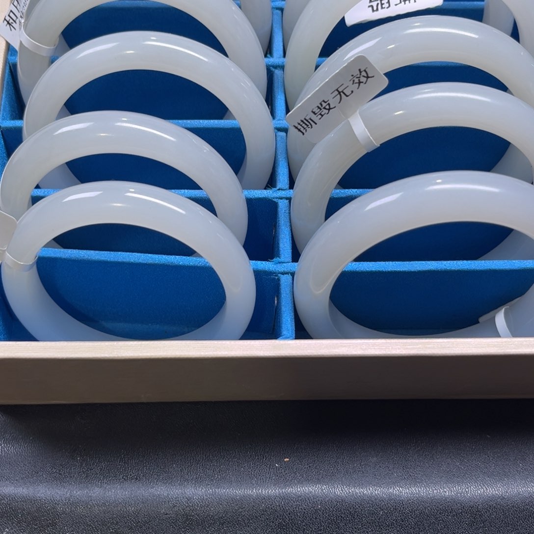 和田玉颈饰未镶嵌多样性拍一发一钢板料手镯货头