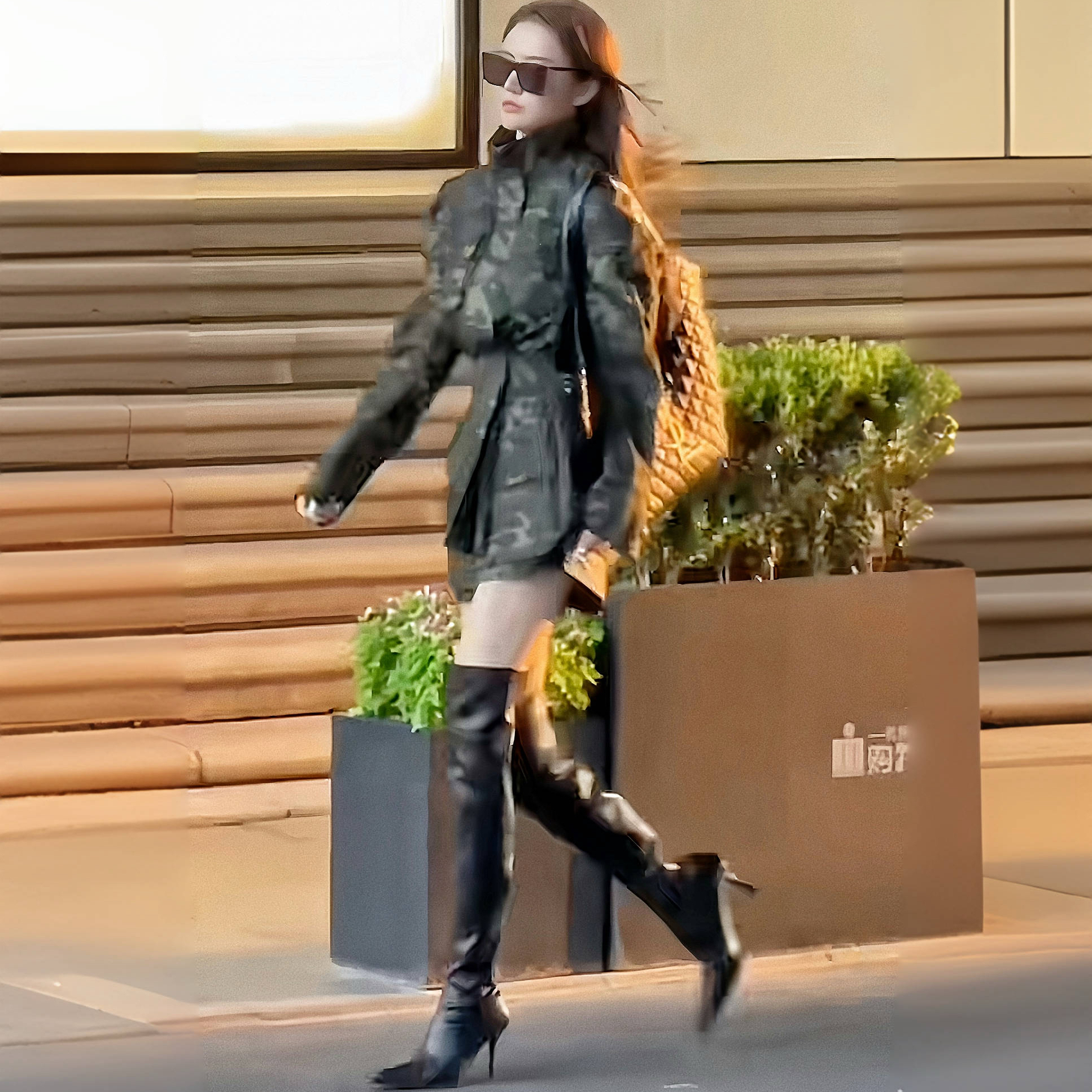 3031默认微瑕次  小个子专属 牛仔迷彩 内胆可拆卸 收腰羽绒服