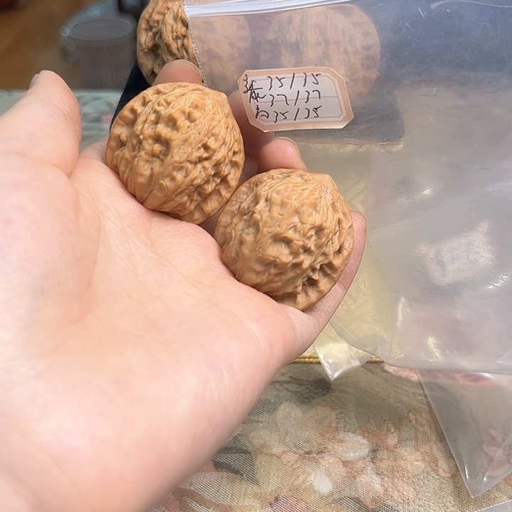 文玩核桃把件罗家沟