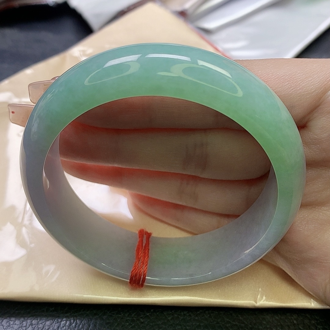 编号0826653 59圈口大轮胎春带彩翡翠手镯 缅甸天然A货