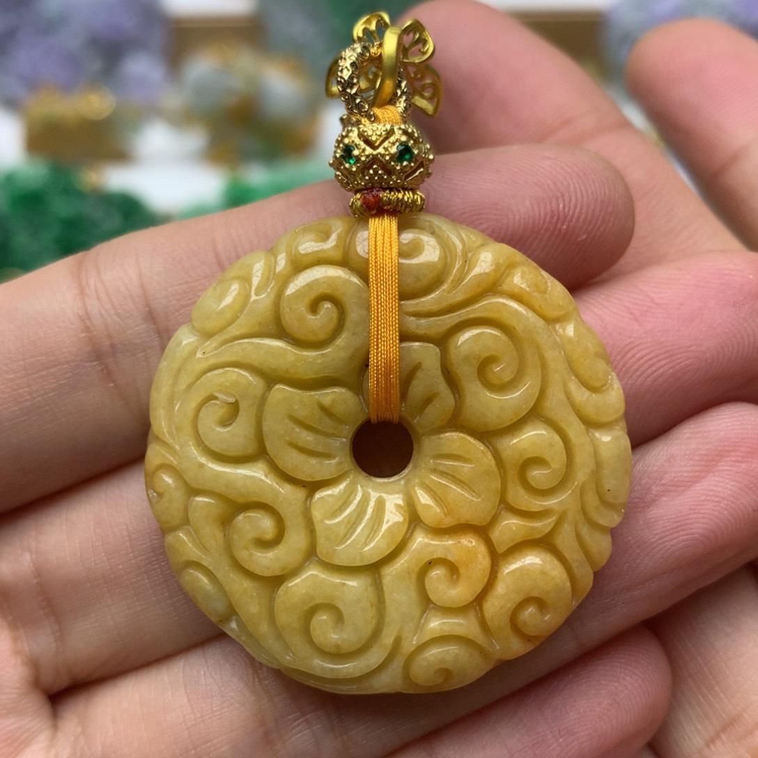 翡翠颈饰未镶嵌翡翠