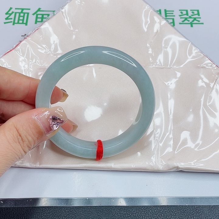 杨****未镶嵌手镯翡翠冰晴手镯