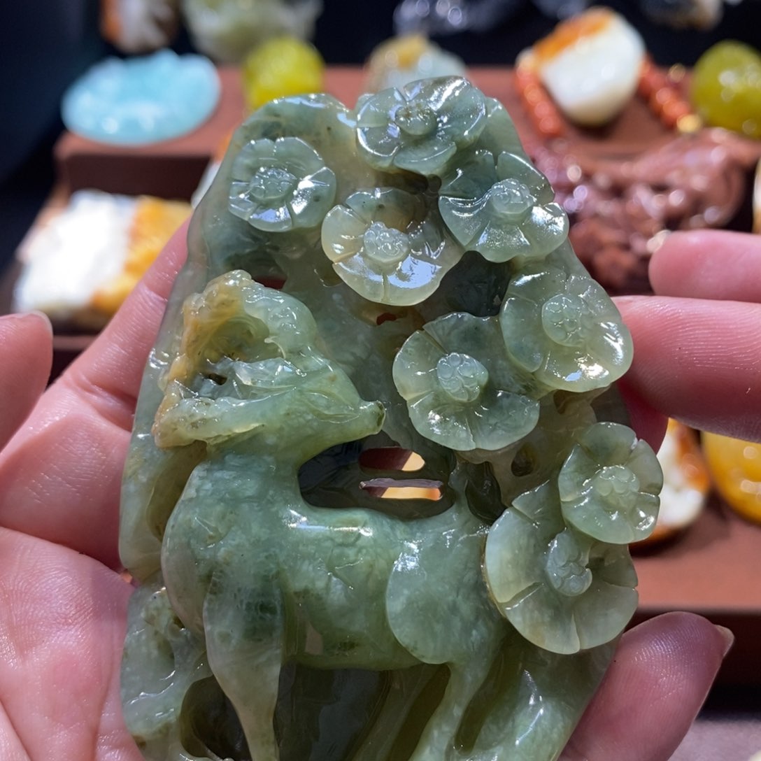 蛇纹石玉颈饰未镶嵌