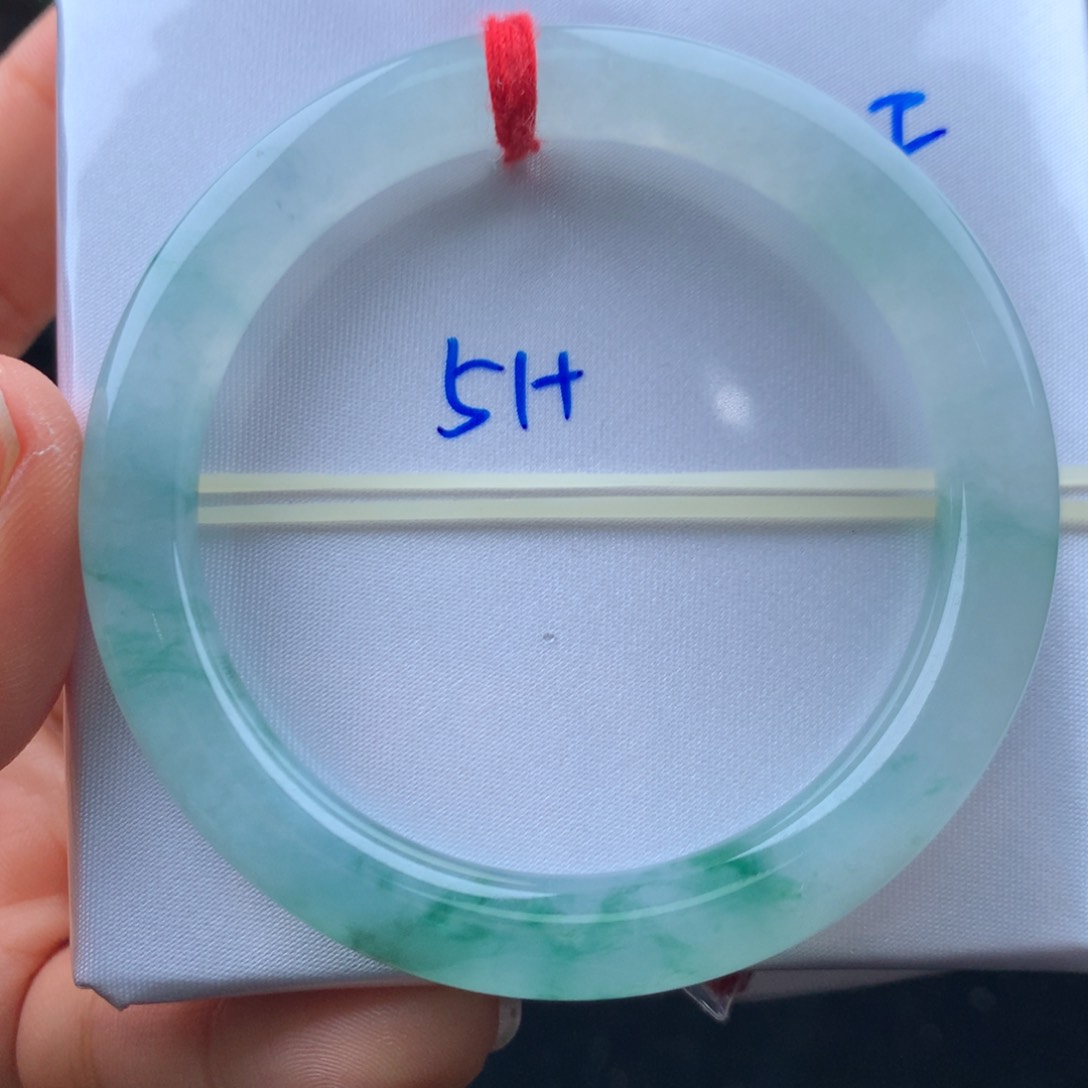 翡翠手镯未镶嵌手镯