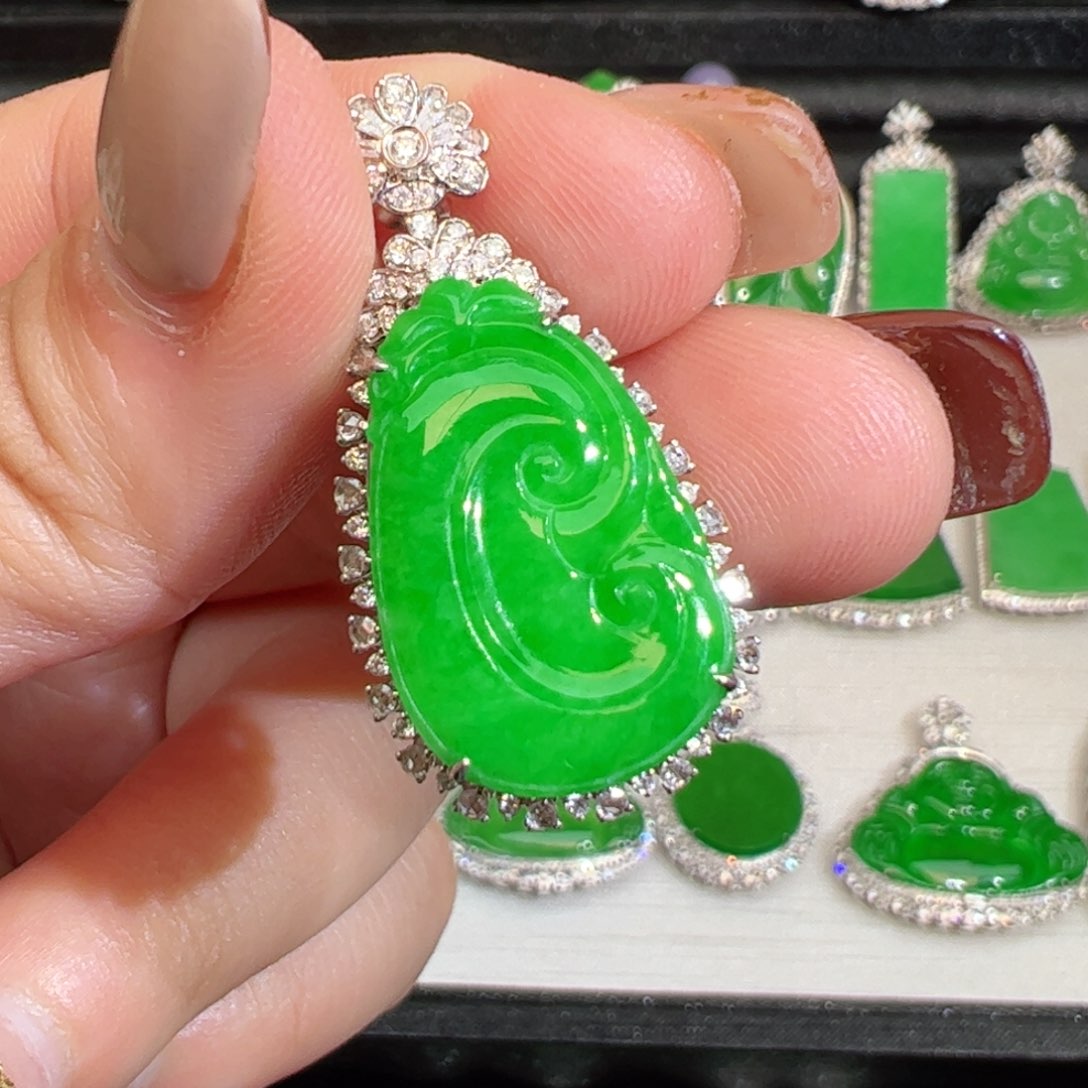 翡翠18K金镶嵌吊坠(不含链)