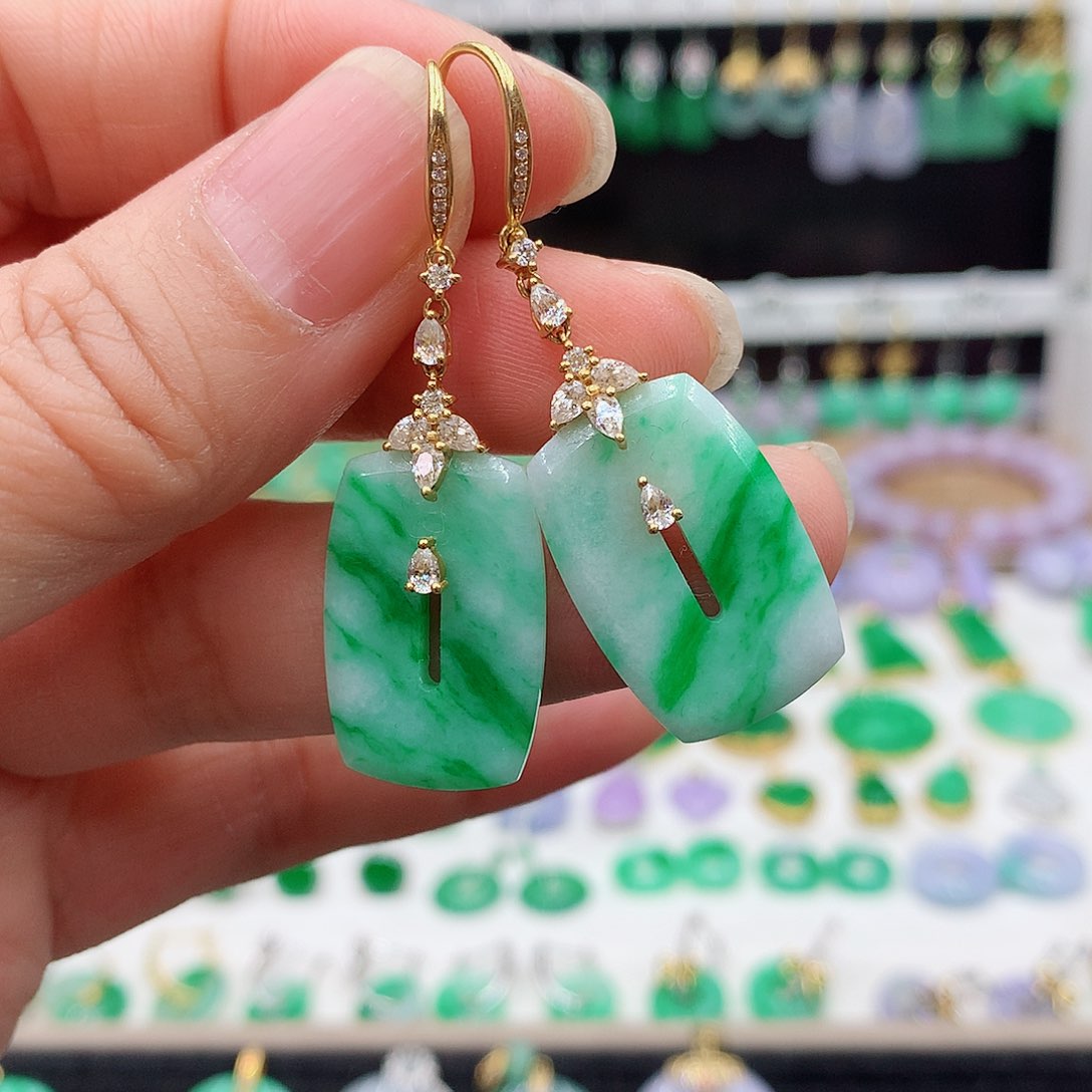 翡翠耳饰18K金镶嵌的