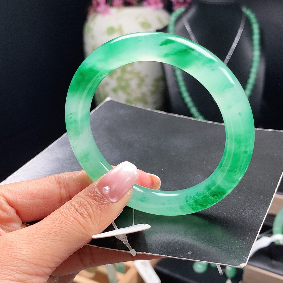 玫***）石英质玉未镶嵌手镯56