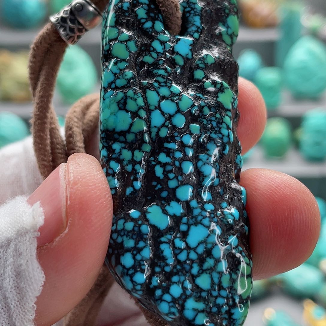 绿松石颈饰未镶嵌