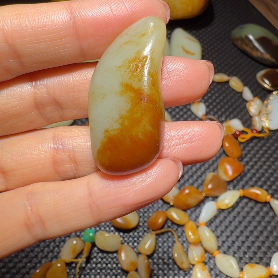 和田玉（糖玉）颈饰未镶嵌