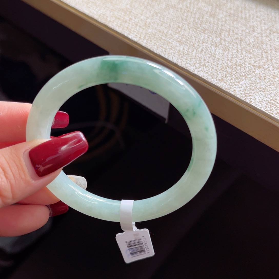 翡翠手镯未镶嵌手镯