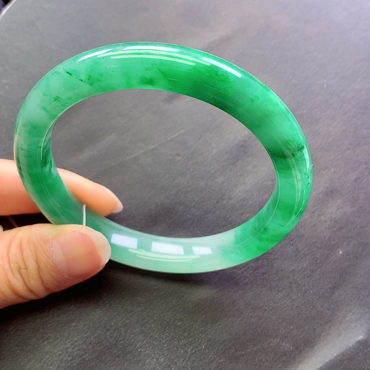 未镶嵌手镯石英质玉
