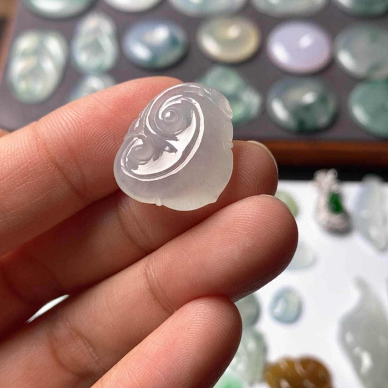 【闪购商品】翡翠颈饰未镶嵌如意