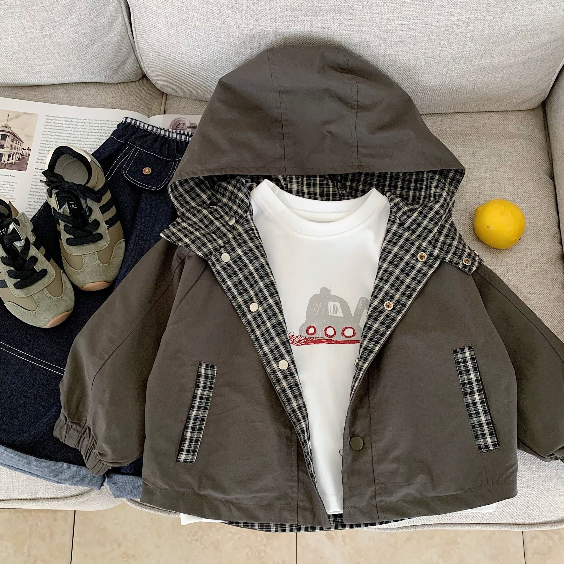 儿童外套春秋款2025新款宝宝休闲连帽上衣童装冲锋衣潮酷男童帅气