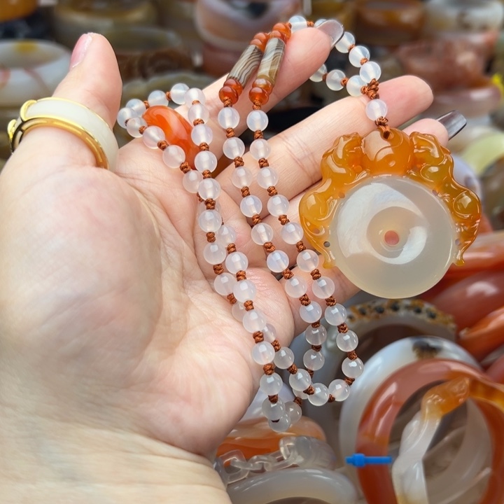 玛瑙/玉髓颈饰未镶嵌