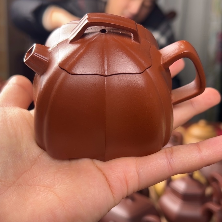紫砂茶壶朱泥筋纹几何秦权