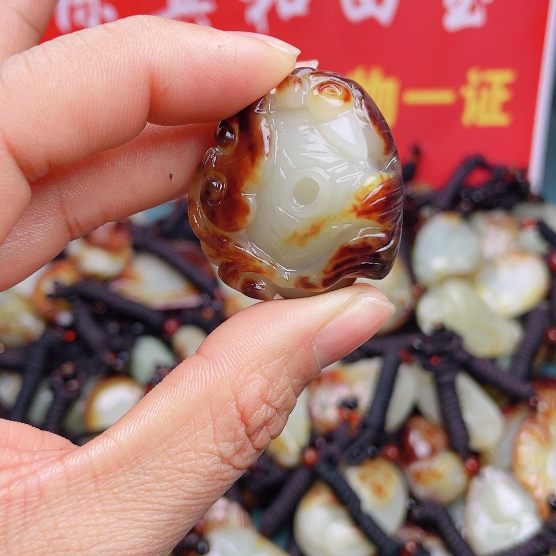 和田玉颈饰未镶嵌