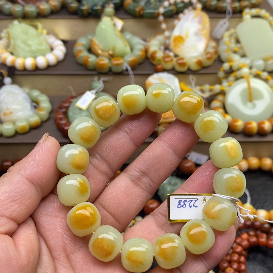 透闪石质玉未镶嵌手串