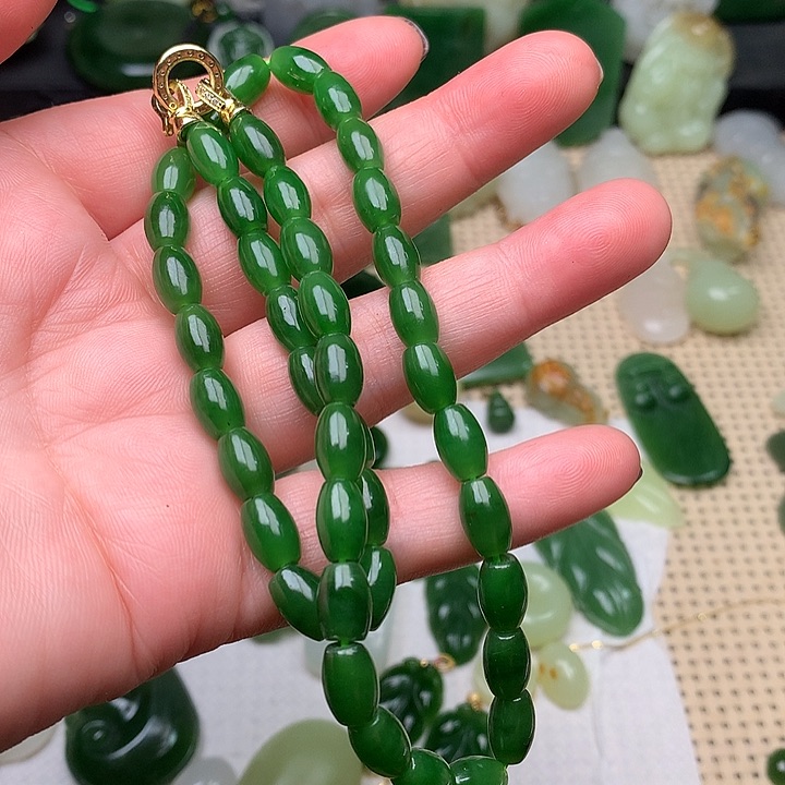 和田玉颈饰未镶嵌