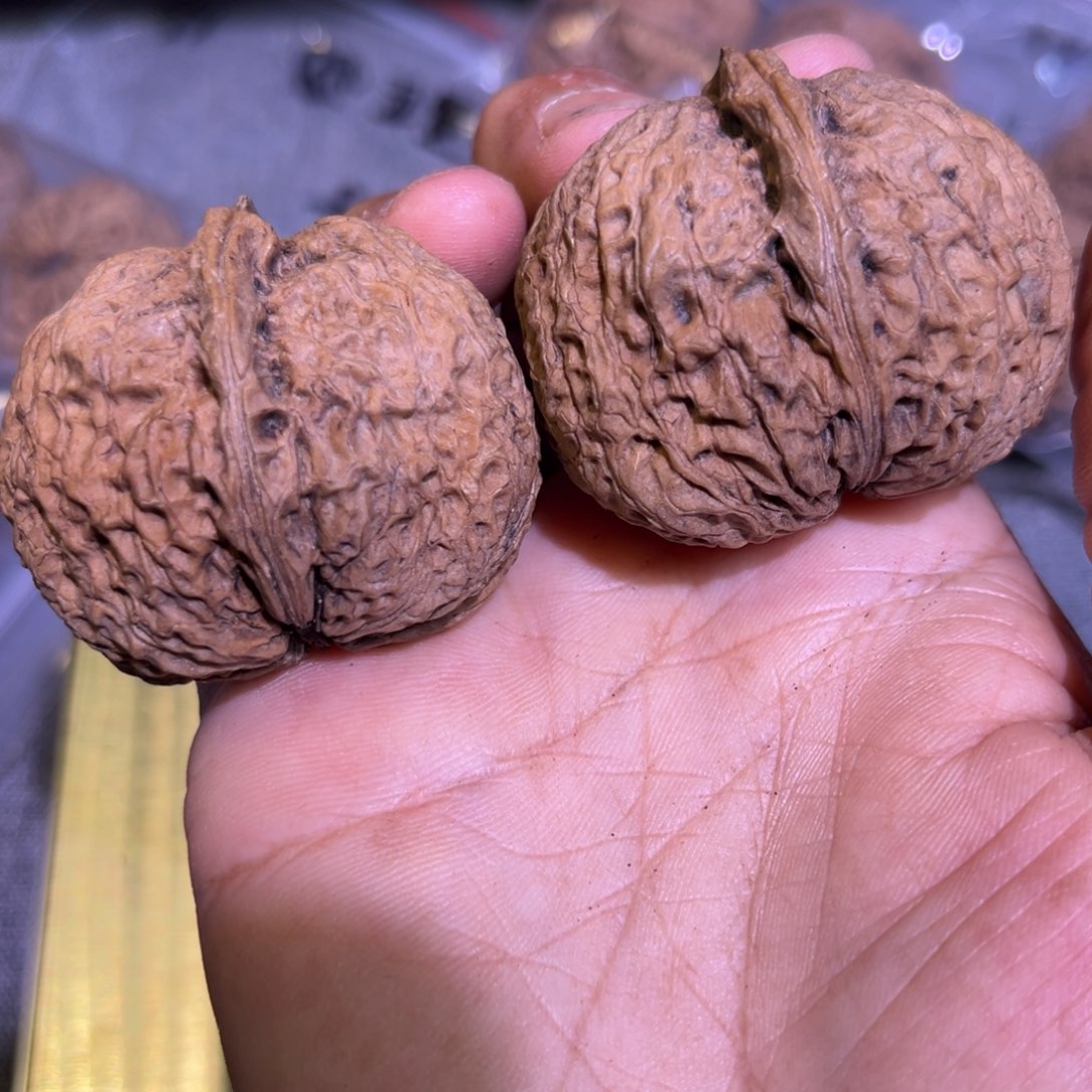 把件文玩核桃红旺云铁32号44mm