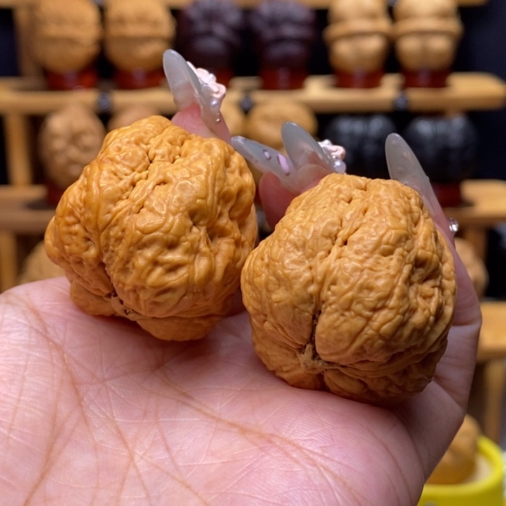 嘿***嘿文玩核桃把件平头蟾7号35尺