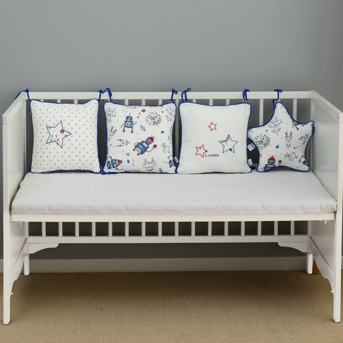 良良宝宝母婴A类床围婴幼儿两用印花棉枕透气母婴A类级床上抱枕