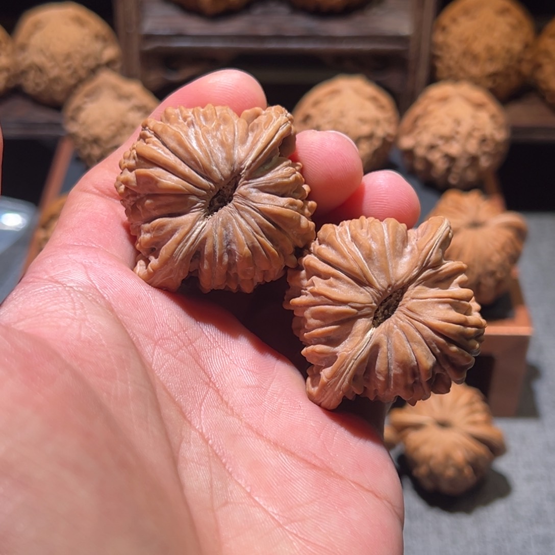 文玩核桃把件44平谷楼