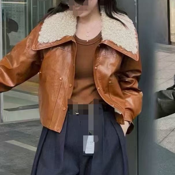 衣道馆冬季翻领女士秋冬羊羔毛皮衣休闲短外套网红拼接纽扣百搭