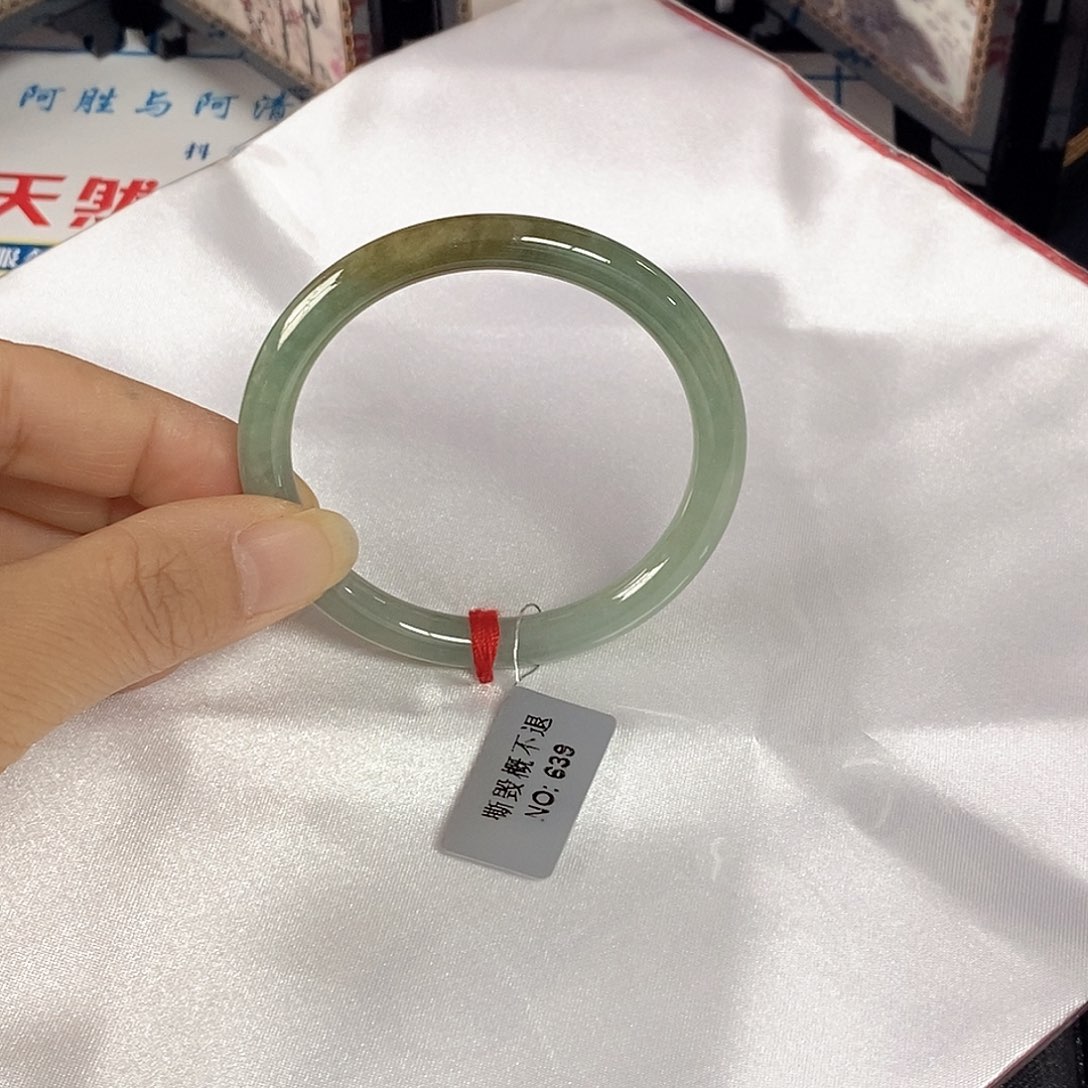翡翠未镶嵌手镯（圆镯）50.8