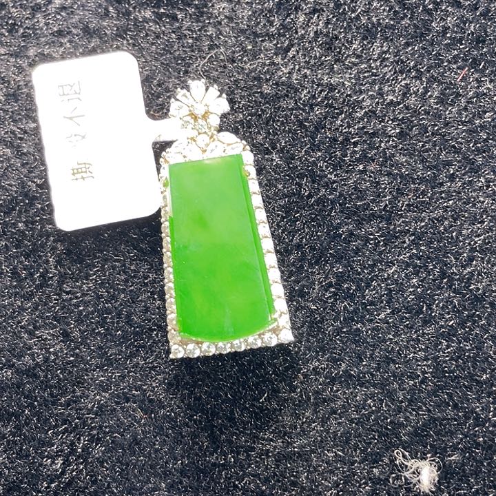 翡翠颈饰未镶嵌85，