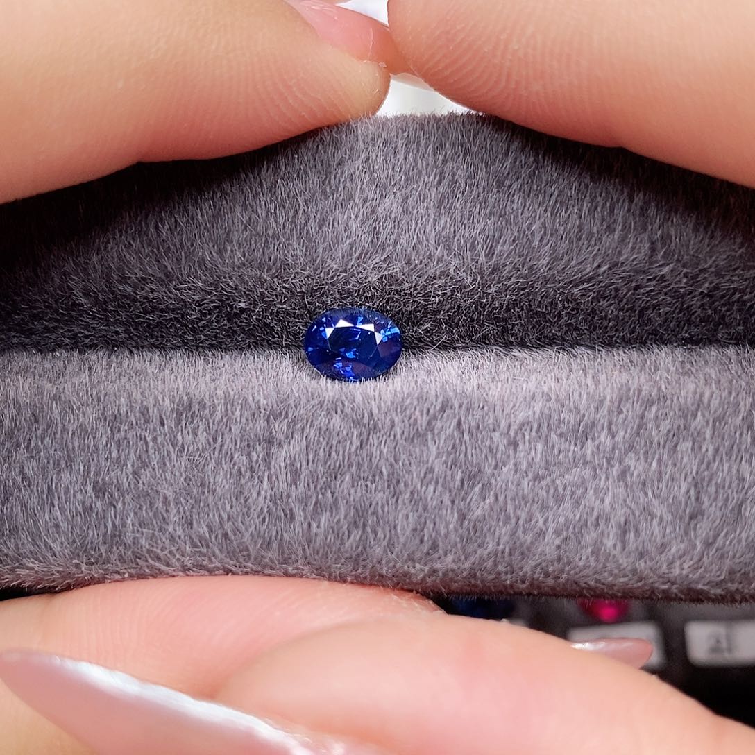 蓝宝石裸石未镶嵌无烧皇家蓝颜色浓郁色调正1号1.18ct