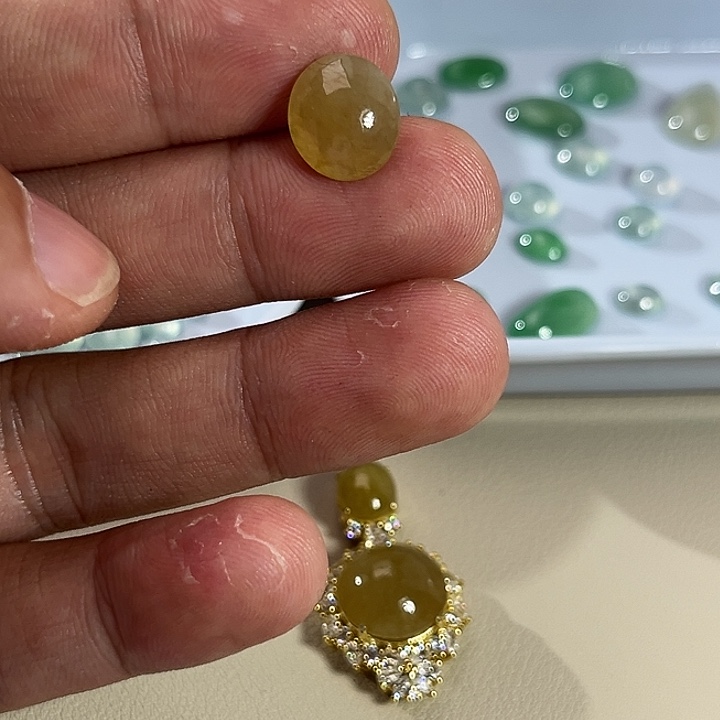 翡翠裸石缅料A货翡翠