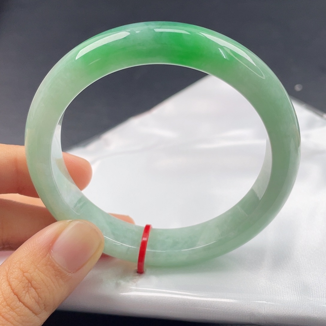 翡翠未镶嵌手镯57正圈