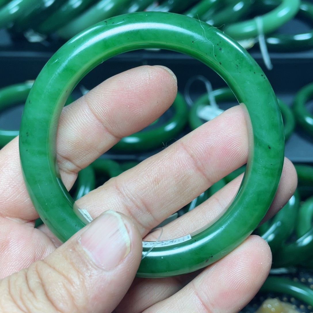 和田玉（碧玉）手镯未镶嵌