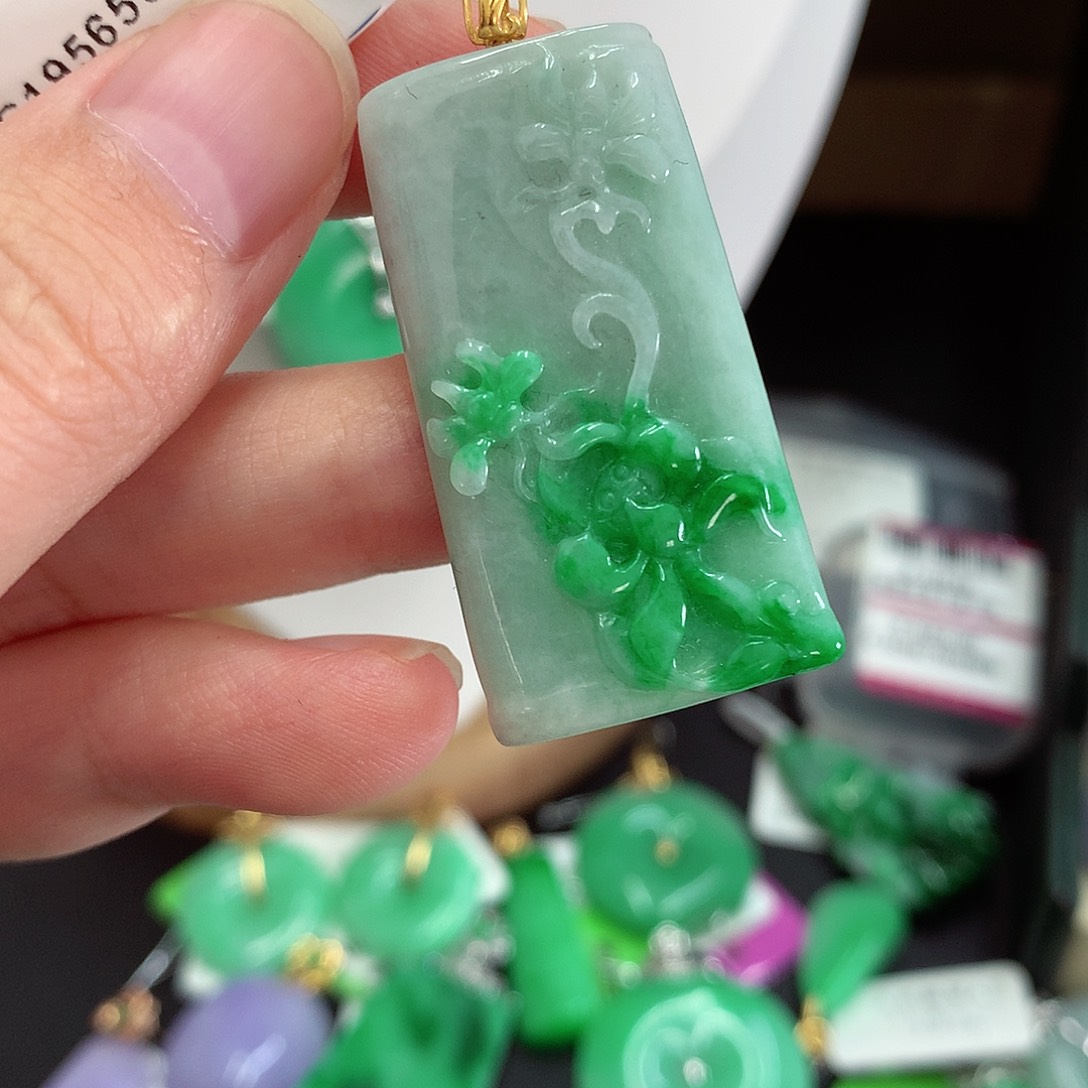 翡翠18K金镶嵌吊坠(不含链)