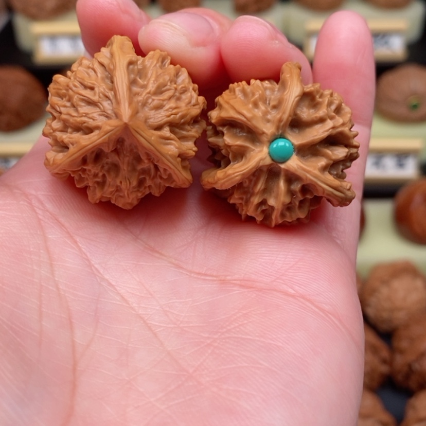 【闪购商品】文玩核桃吊坠三棱32